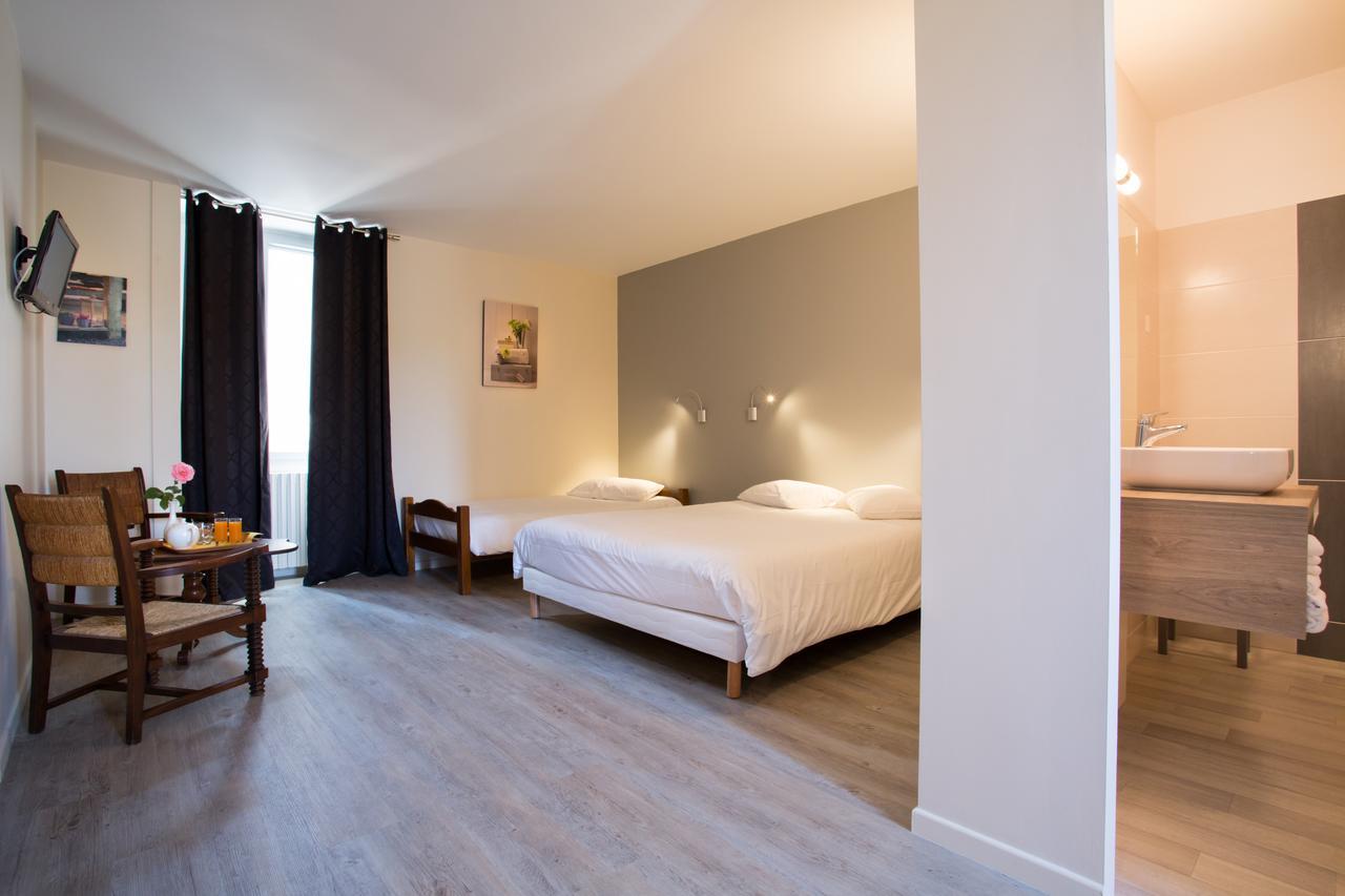 Hotel Restaurant Le Sully Saint-Saud-Lacoussiere Luaran gambar