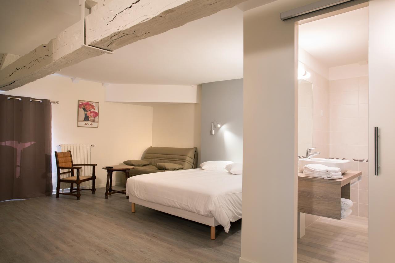 Hotel Restaurant Le Sully Saint-Saud-Lacoussiere Luaran gambar